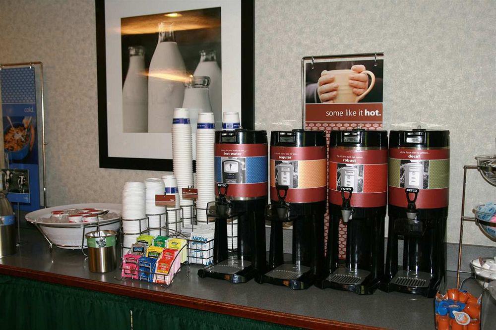 Baymont By Wyndham Mcdonough Hotel Restaurant photo