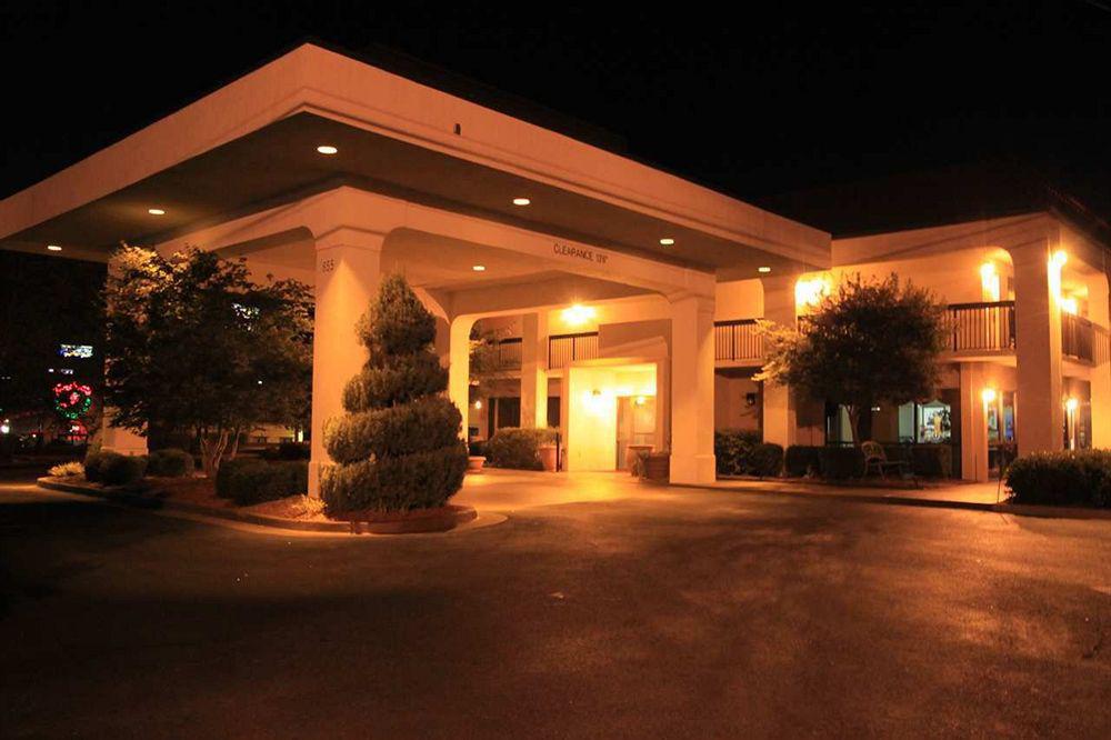Baymont By Wyndham Mcdonough Hotel Exterior photo